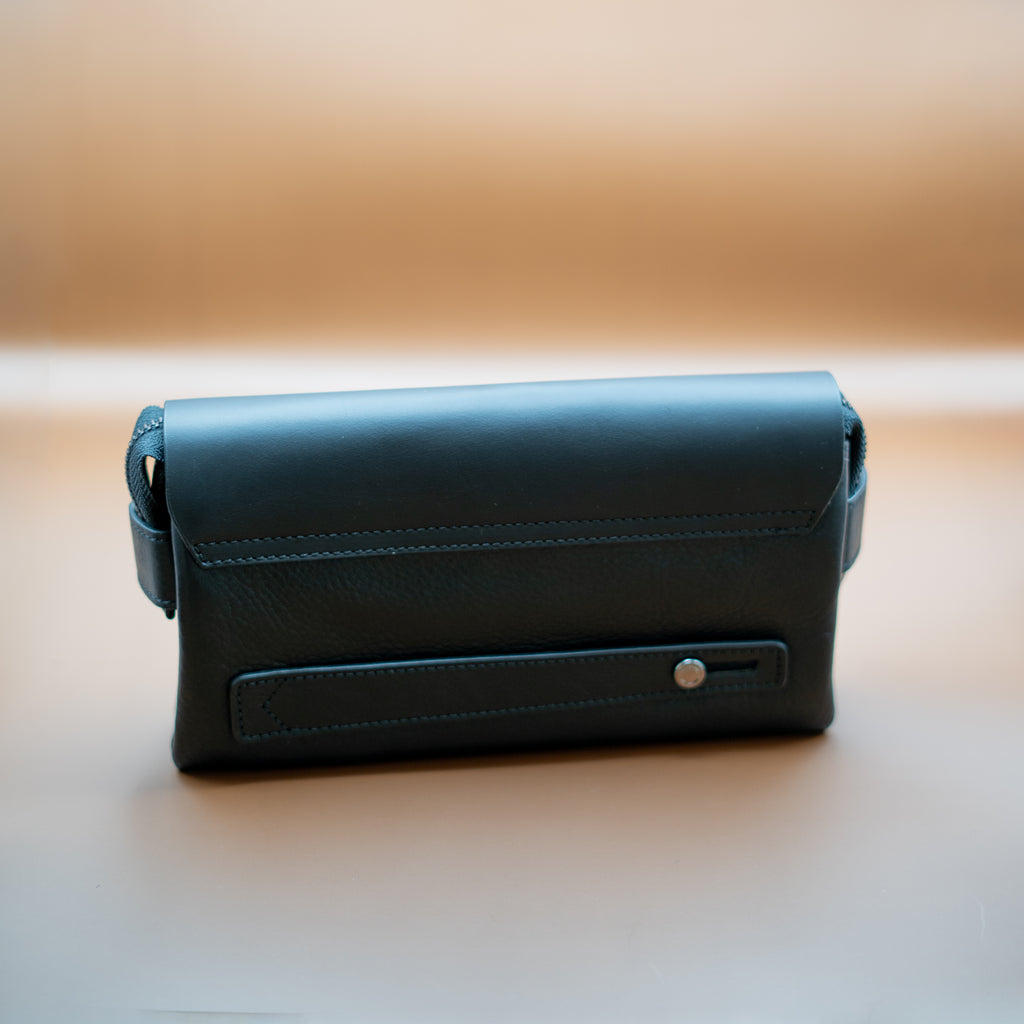 Liberté Clutch